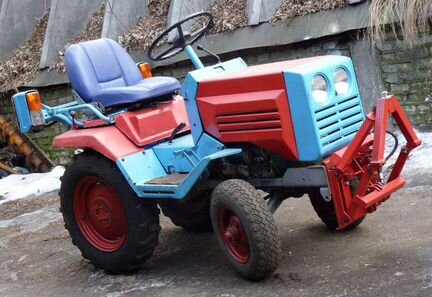 Трактор кмз- 012
