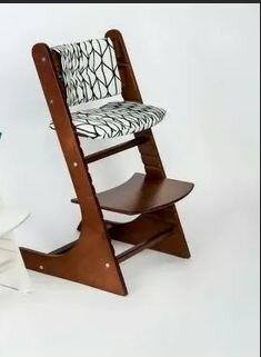 Растущий стул коричневый