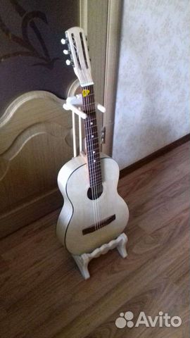 Стойка (держатель, подставка) под гитару