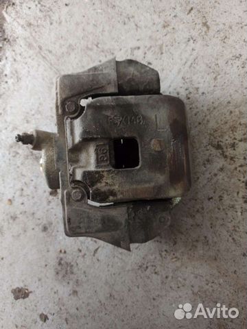 Тормозной суппорт задний левый Toyota Land Cruiser