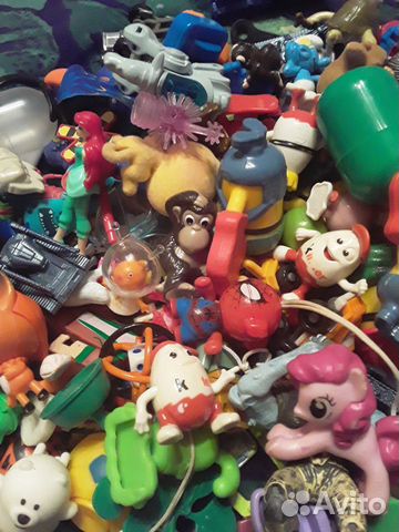 Игрушки из Киндер яиц