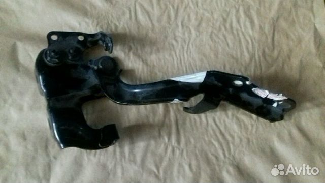 Петля капота на Тайота Ленд Крузер Прадо Петля капота на Тайота Ленд Крузер Прадо