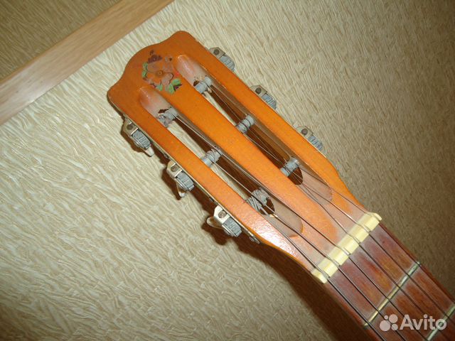 Гитара шестиструнная