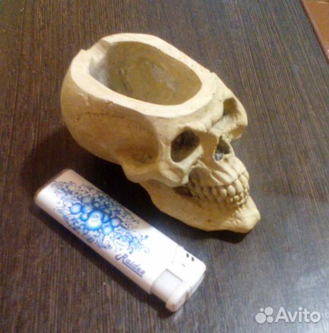 Череп пепельница