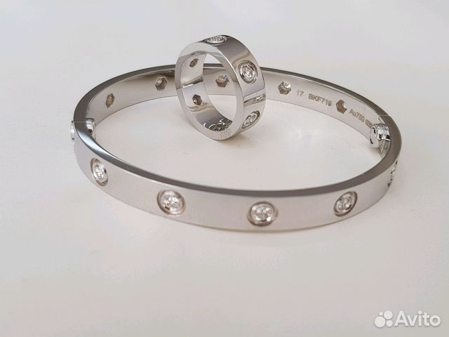 Золотой браслет и кольцо Cartier Love с бриллианта