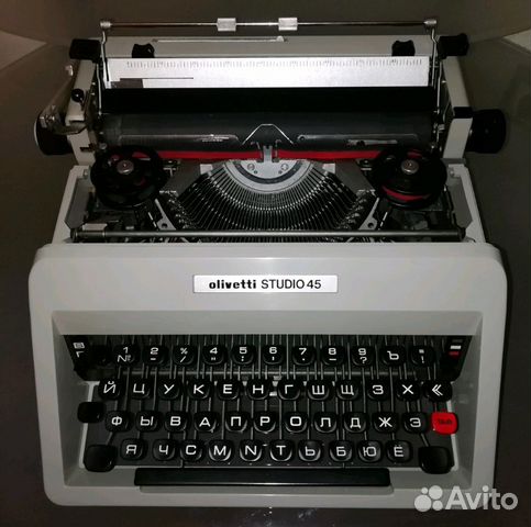 Пишущая машинка Olivetti Studio 45