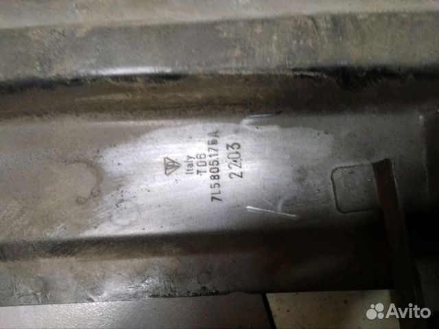 7l5805175a Левая направляющая крыла Porsche Cayenn