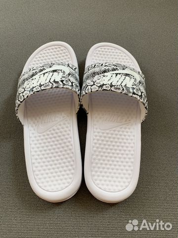 Сланцы Nike