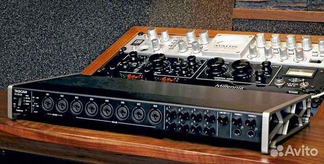 Tascam US-20x20 Звуковая Карта Студийная Tascam US-20x20 Звуковая Карта Студийная