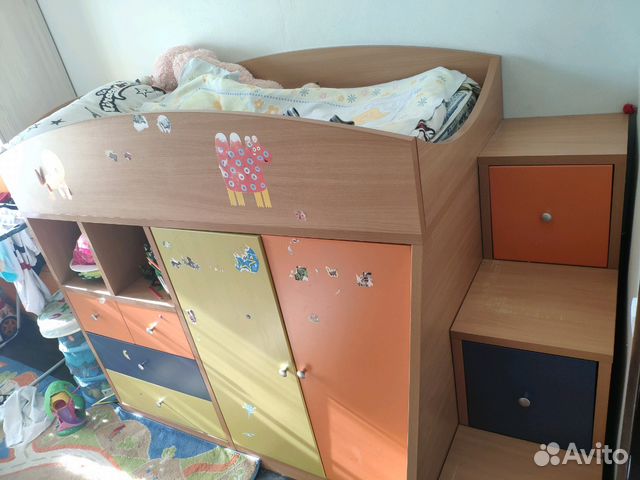 Детская кровать, шкаф
