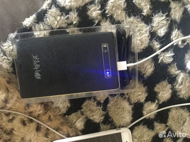 Портативное зарядное устройство