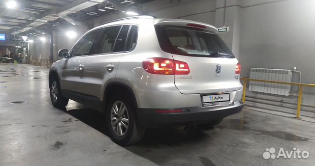 Volkswagen Tiguan 2.0 AT, 2011, 122 000 км