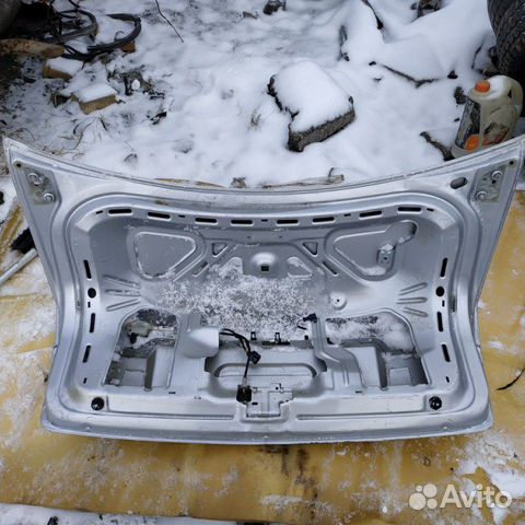 Крышка багажника Volkswagen Passat Крышка багажника Volkswagen Passat
