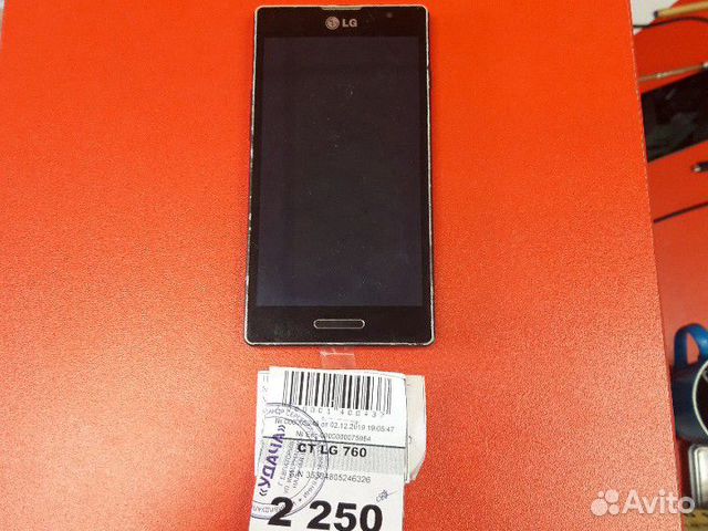 Телефон LG760