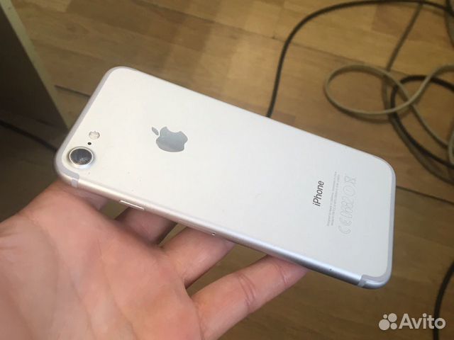 Телефон iPhone 7 Телефон iPhone 7
