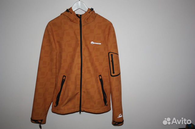 Оранжевая Куртка Outventure и Серая куртка Esprit