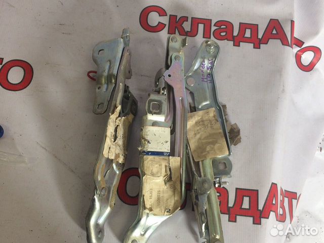 Ford Mondeo 4 2008- петля крышки багажника Ford Mondeo 4 2008- петля крышки багажника
