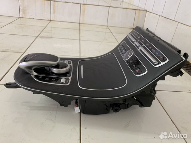 Консоль панель w213 mercedes E class Консоль панель w213 mercedes E class