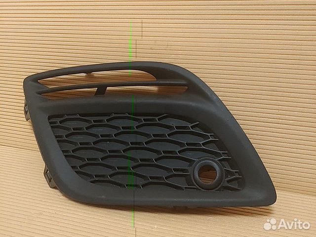 Решетка в бампер правая Volvo XC60