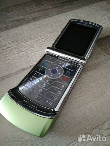 Телефон Motorola razr V3i