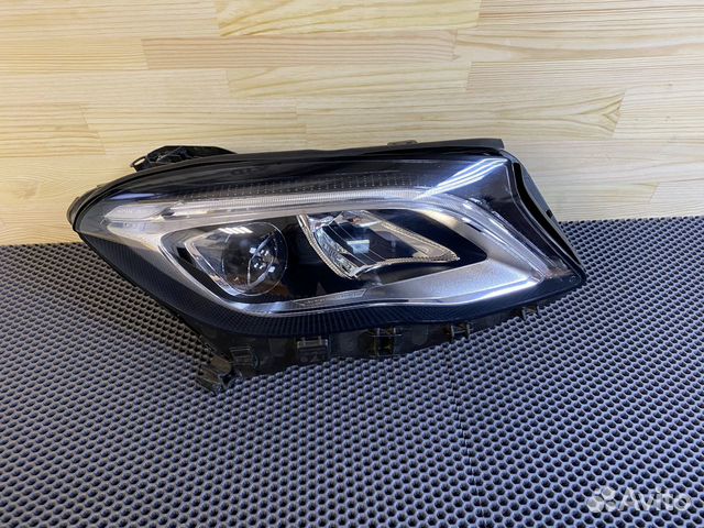 Mercedes GLA W156 фара правая LED