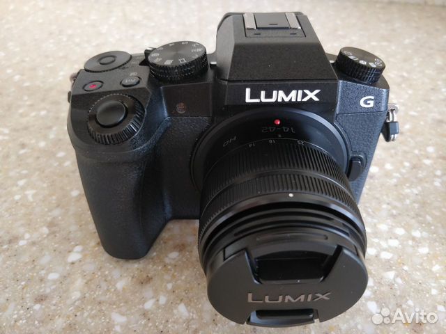 Panasonic Lumix DMC-G7 идеальный и набор д/оптики