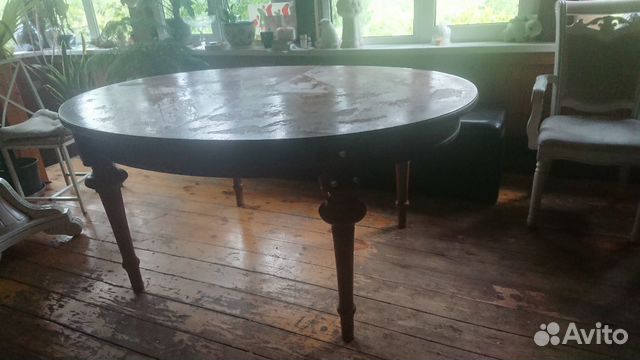 Антикварный обеденный стол. Размер 160 на 120 разд