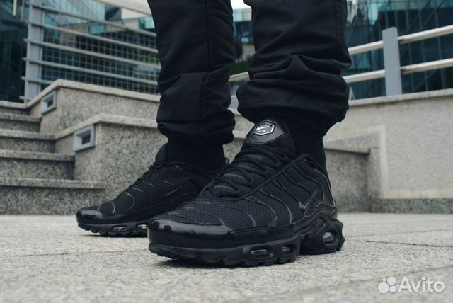 Nike Air Max TN Plus черные Nike Air Max TN Plus черные