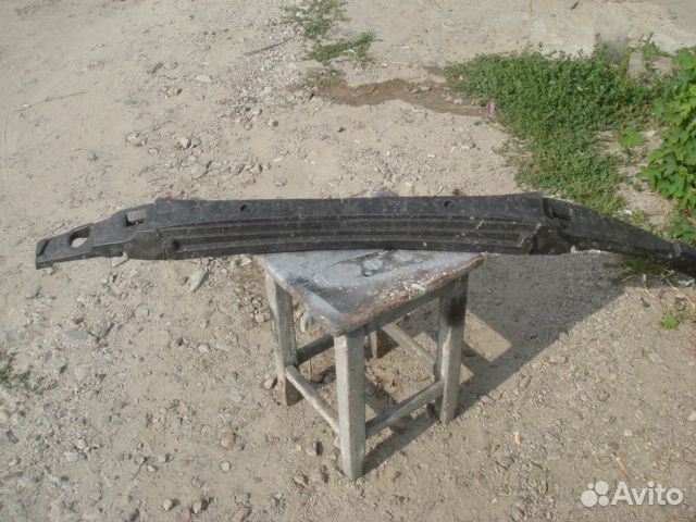 Вольво хс60 абсорбер переднего бампера 17-19 UZ