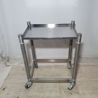 Тележка для подносов. Тележка