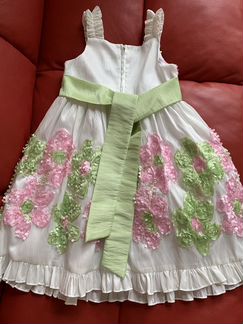 Платье нарядное на 6-7 лет