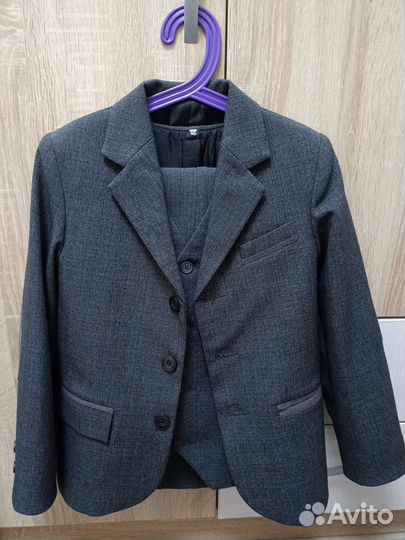 Костюм тройка