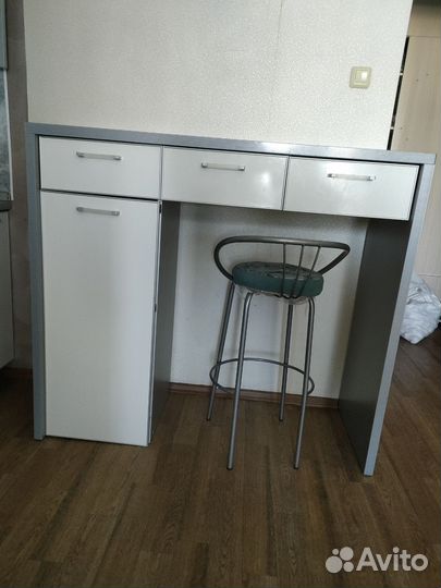 Барный стол