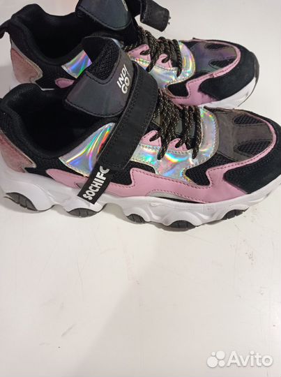 Кроссовки для девочки