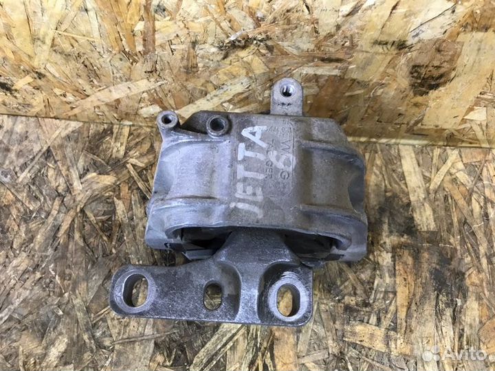 Кронштейн двигателя Volkswagen Jetta 6 седан 1