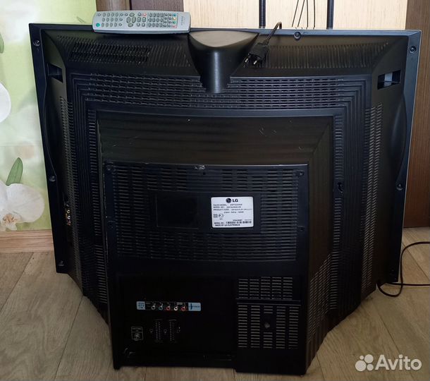Телевизор LG super slim 27
