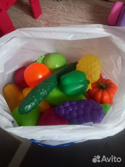 Кухня и набор маленькой помощницы