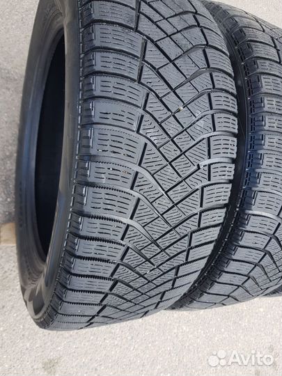 Pirelli Ice Zero FR 235/55 R18 104T