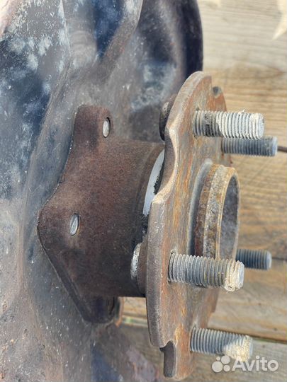 Ступица задняя левая Geely Emgrand x7