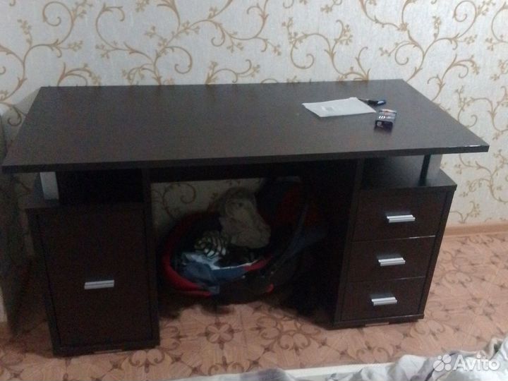 Продам стол