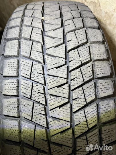 Bridgestone Blizzak DM-V1 235/55 R19