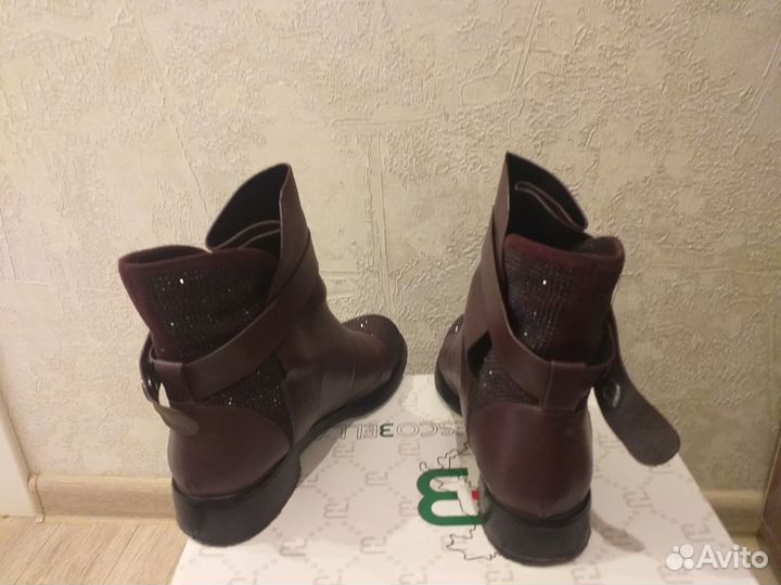 Ботинки женские