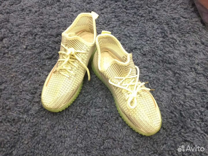 Кроссовки для девочки