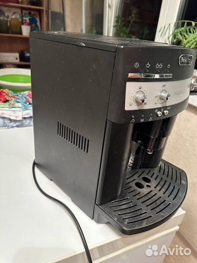 Кофемашина delonghi magnifica esam 3000b