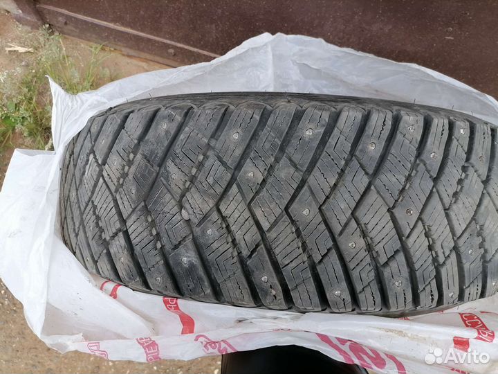 Goodyear UltraGrip Ice Arctic SUV 225/70 R16 T