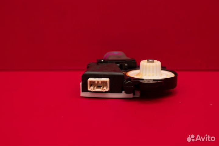 Мотор люка Toyota Land Cruiser 200 1VD 2015