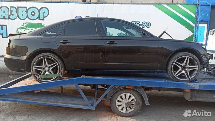 Накладка стекла заднего правого Audi A6 4G5853346