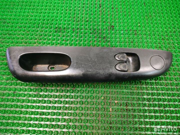 Блок управления стеклоподъёмниками передний левый