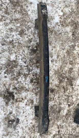 Задний усилитель бампера Volkswagen Passat B5