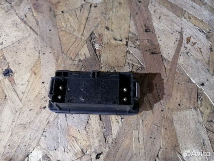 Бмв е32,34,36 кнопка аварийки